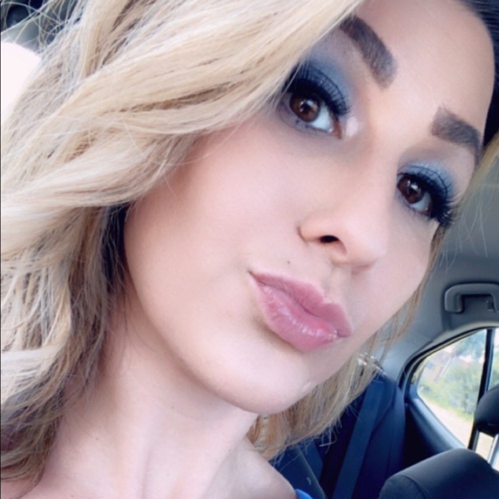 Meet your Posher, Brooke